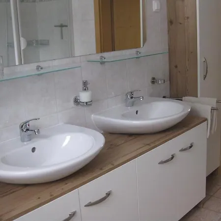 Gaestehaus Kerber 스티그